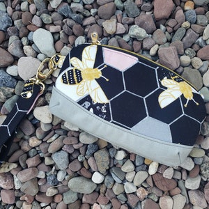 Clematis Wristlet