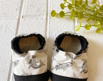 Shark baby shoes, baby moccasins, soft shoes for toddler, boy shoes, shark baby outfit