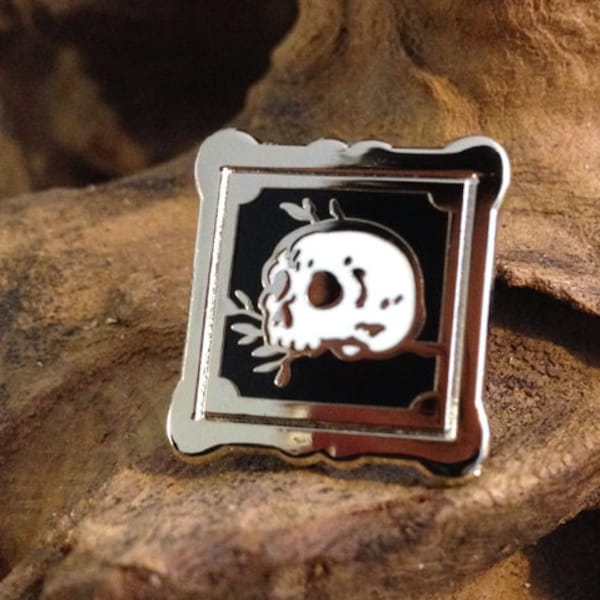 Pequeño retrato de una calavera - Serie 1 - Pin de esmalte coleccionable