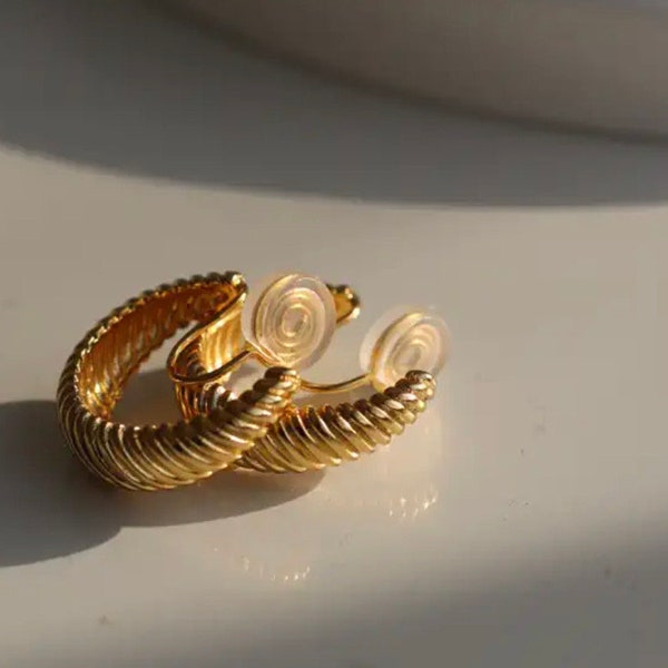 Medium size 14K gold plated clip on hoop earrings, Croissant gold clip on hoops, Clip on gold earrings, Minimalist daily hoop earrings