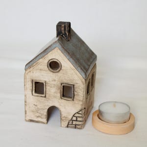 Ceramic Light House Tealight Holder – Handmade Decorative House – Vintage Style Lantern House – Gift Idea for Christmas & Autumn – Winter House