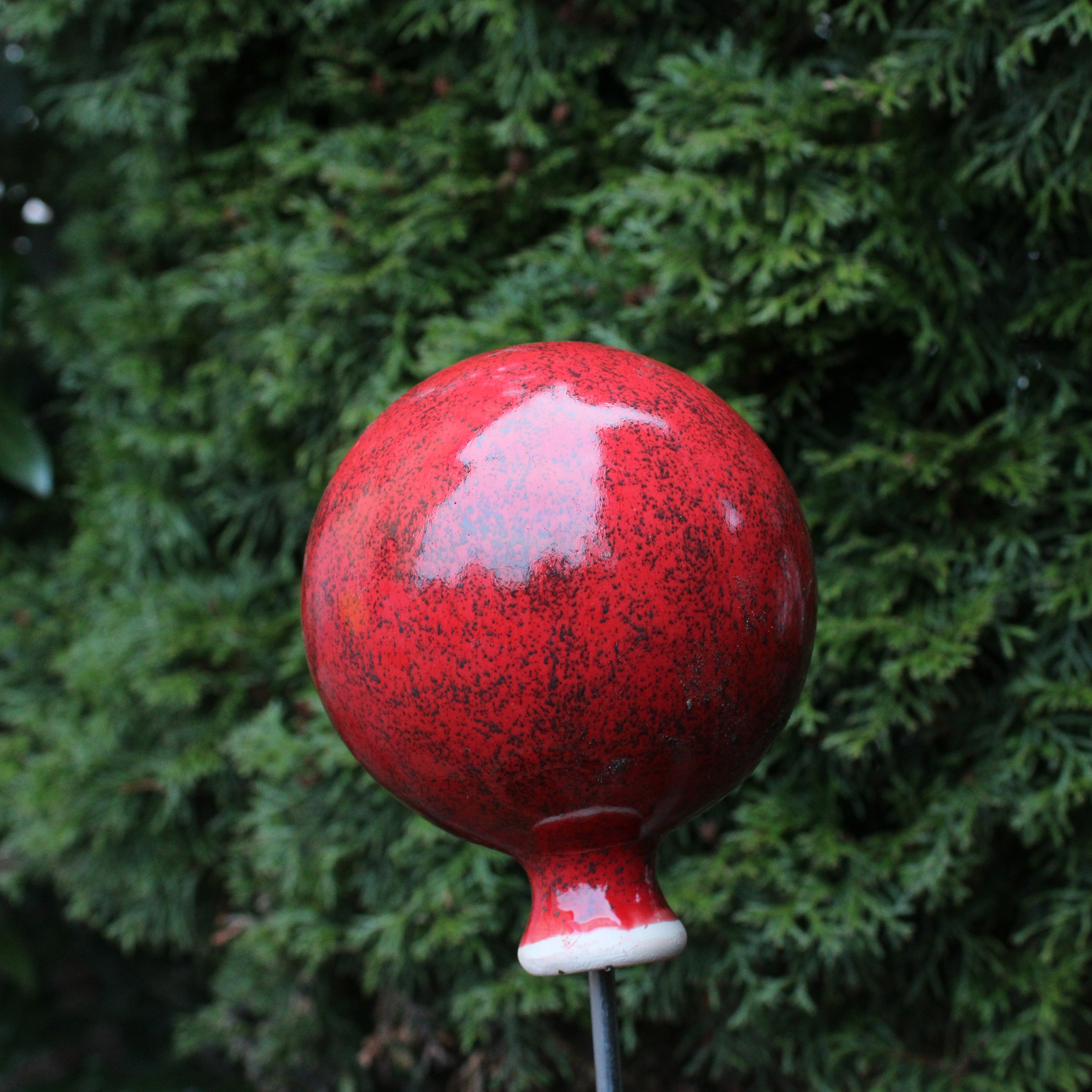 Keramik Rosenkugel für den Garten 12cm - Große Gartenkugel Dekoration Keramik - Gartenstele - Handgemachte Gartenkugel