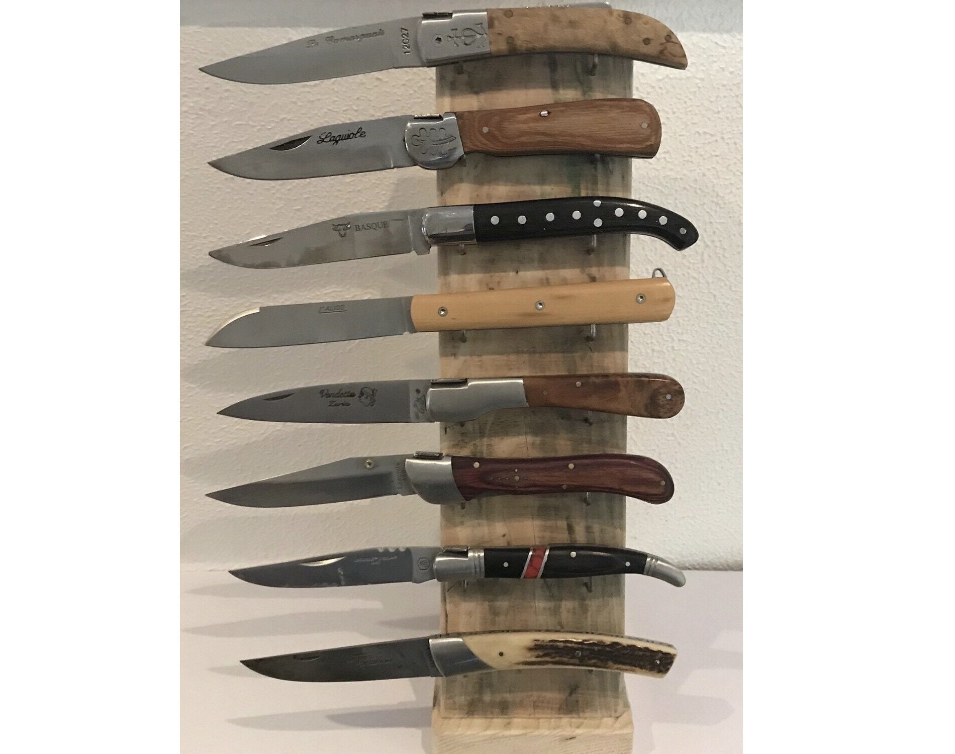 Présentoir 16 couteaux oblique en bois de palette SUPPORT METAL