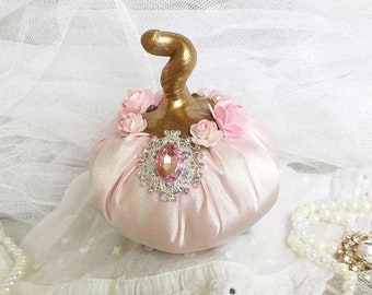 Mini abóbora rosa estilo shabby chic, centro de mesa de abóbora para casamento, abóboras decoradas.