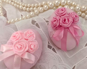Oeufs de Pâques roses shabby chic : décoration rose faite main