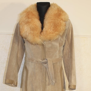 Casaco vintage de couro de camurça afegão marrom com gola de shearling em tamanho médio
