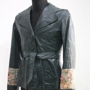 Veste en cuir vert, trench-coat en cuir vintage des années 70, veste en cuir souple, veste ceinturée, veste florale femmes, trench en cuir taille 42 M