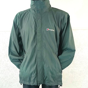 Berghaus Aquafoil Green Waterproof Men’s Outdoor Raincoat Medium Zip Jacket