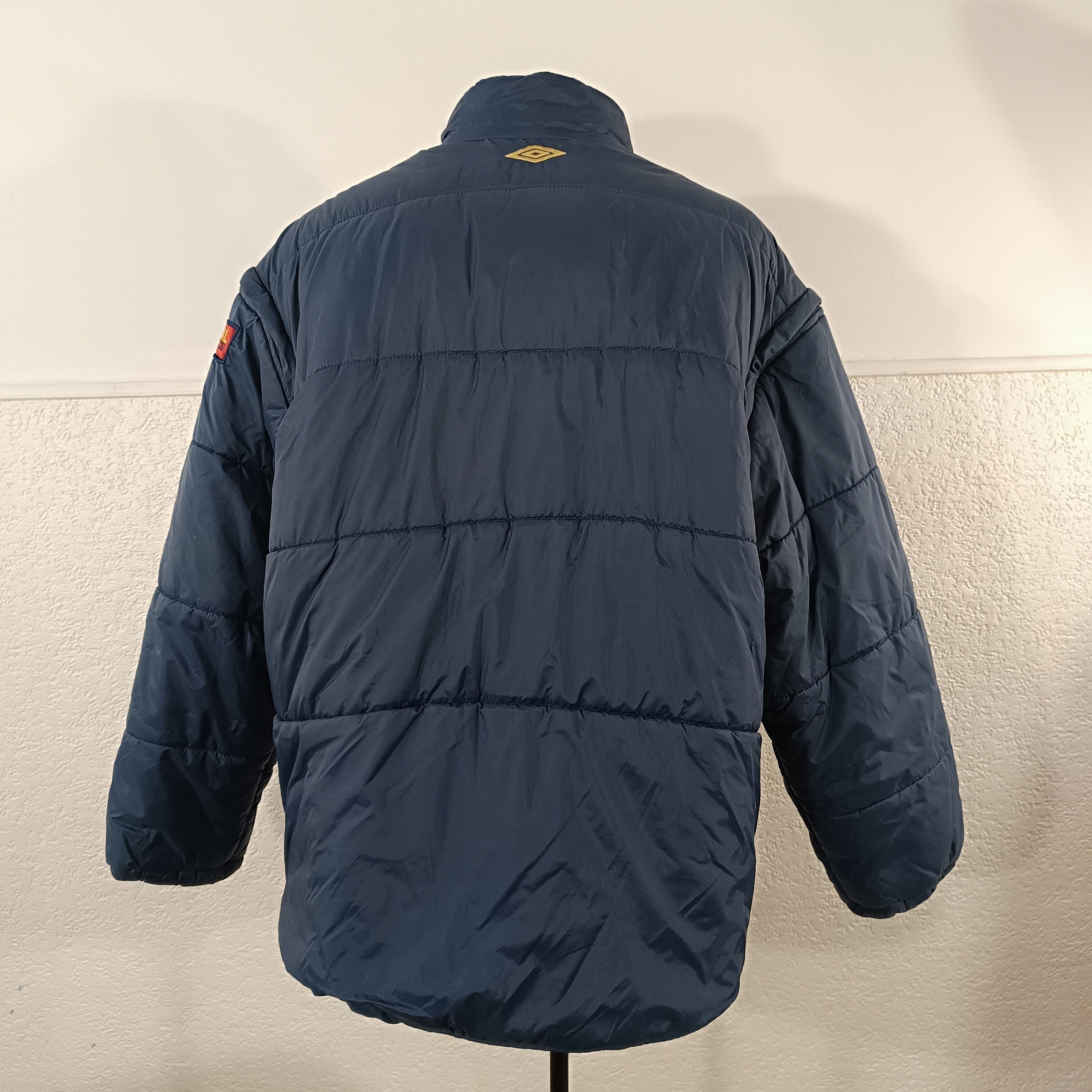Vintage Umbro Jacket, Football Trainer Jacket, Padded Jacket Detachable Sleeves, Vintage Puffer Jacket, Winter Jacket, Sport Jacket Parka XL Vintage Umbro Jacket, Football Trainer Jacket, Padded Jacket Detachable Sleeves, Vintage Puffer Jacket, Winter Jacket, Sport Jacket Parka XL