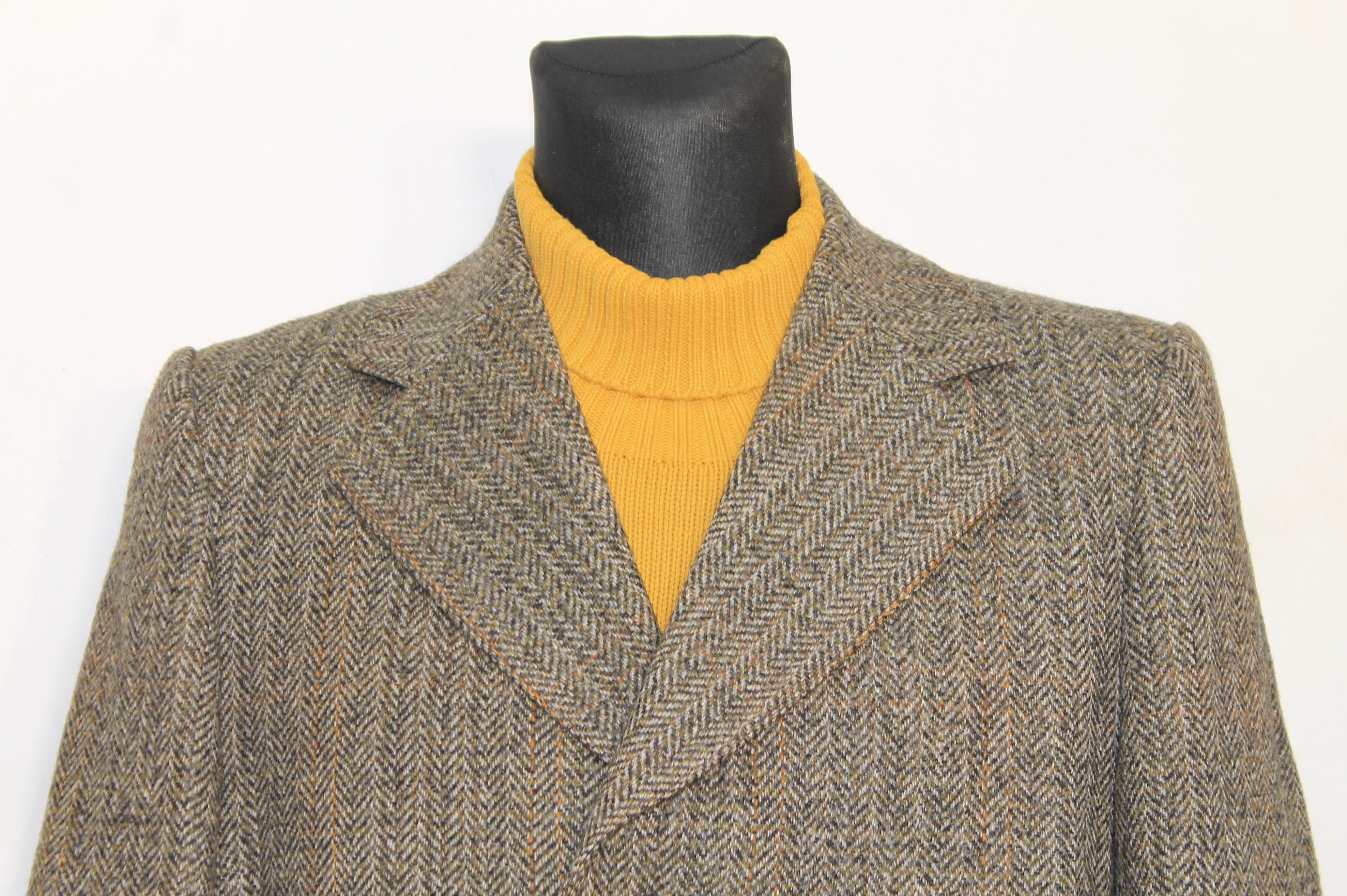 Vintage 70s Men's Scottish Cheviot Wool Tweed Overcoat - Brown