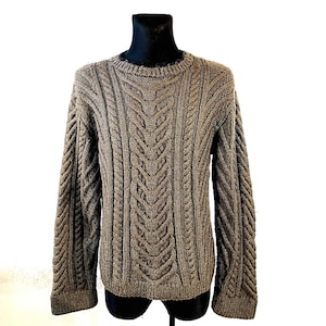 Pull en laine torsadée marron fait main : un pull douillet, pur et chaud pour plus de confort et de style