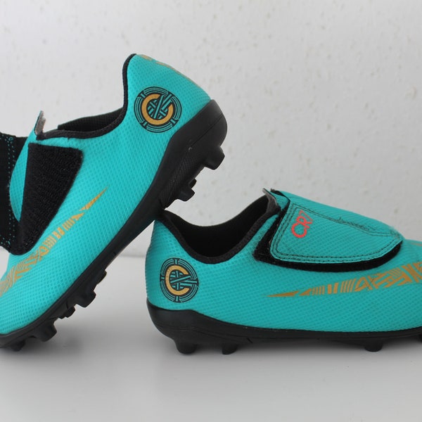 Cristiano ronaldo football boots, Nike Mercurial CR7 The Pride of Portugal Team. Vintage Kids Football boots CR7 Size US 12.5C UK 12 EU 30