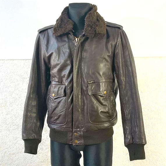 A2 Jacket Brown Leather With Faux Fur Collar: Vintage-inspired