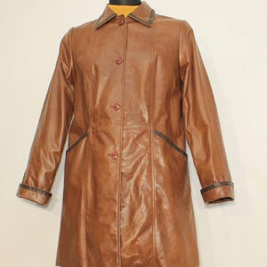 Vintage 80s-90s Women&#39;s Brown Leather Trench Coat - Medium Size Long Tan Jacket