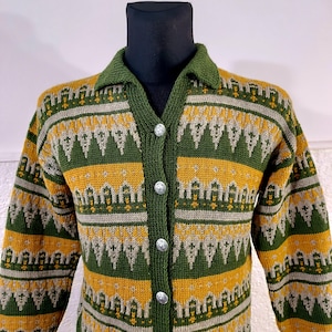 Vintage Norwegian Fair Isle Wool Cardigan - Green Winter Sweater from Iceland (Women&#39;s Size M)