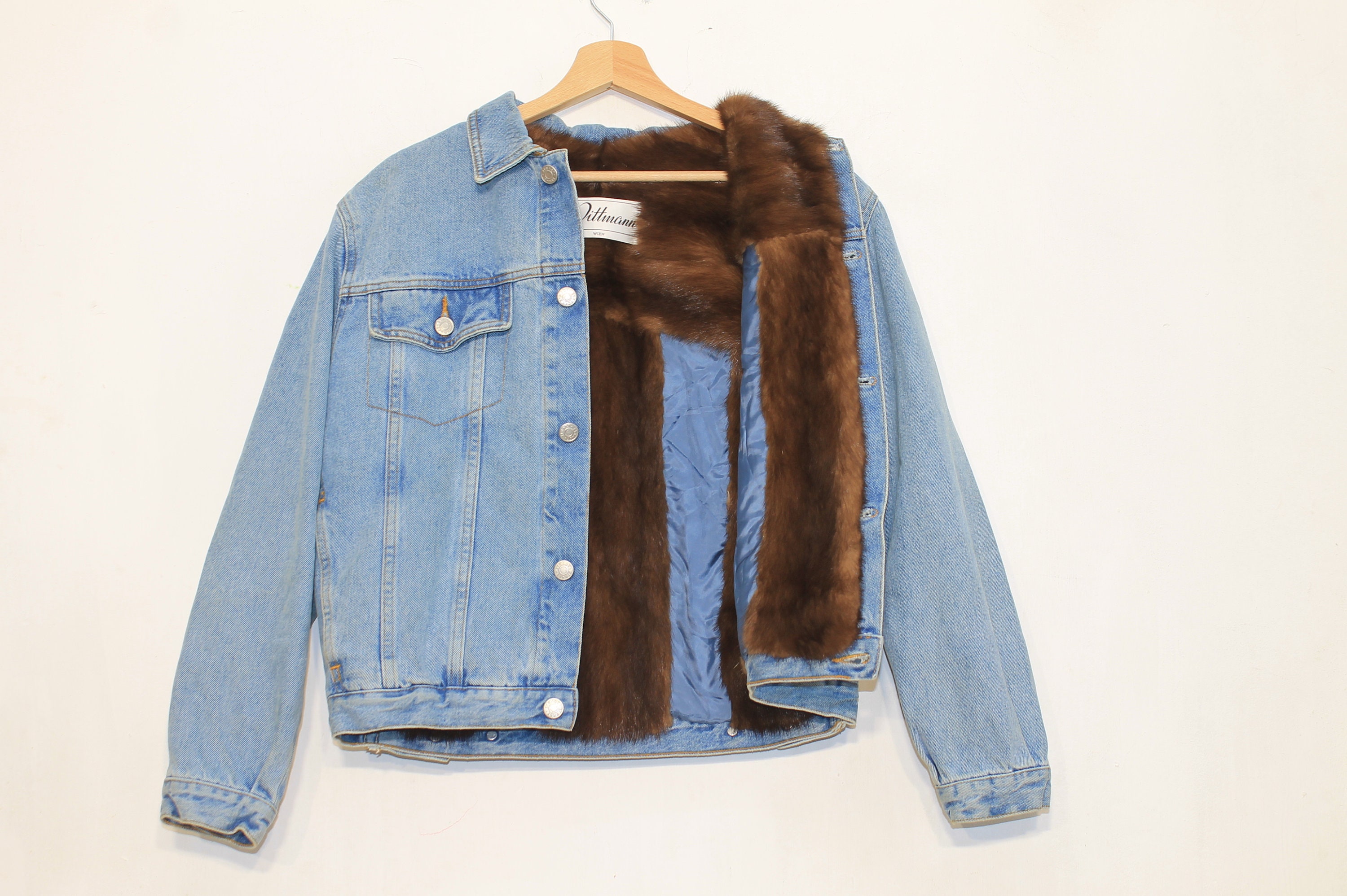 Jiabing Women's Washed Denim Jackets Winter Warm Fleece Lined Faux Fur  Windproof Thick Plus Velvet Trucker Jean Coats at  Women's Coats Shop