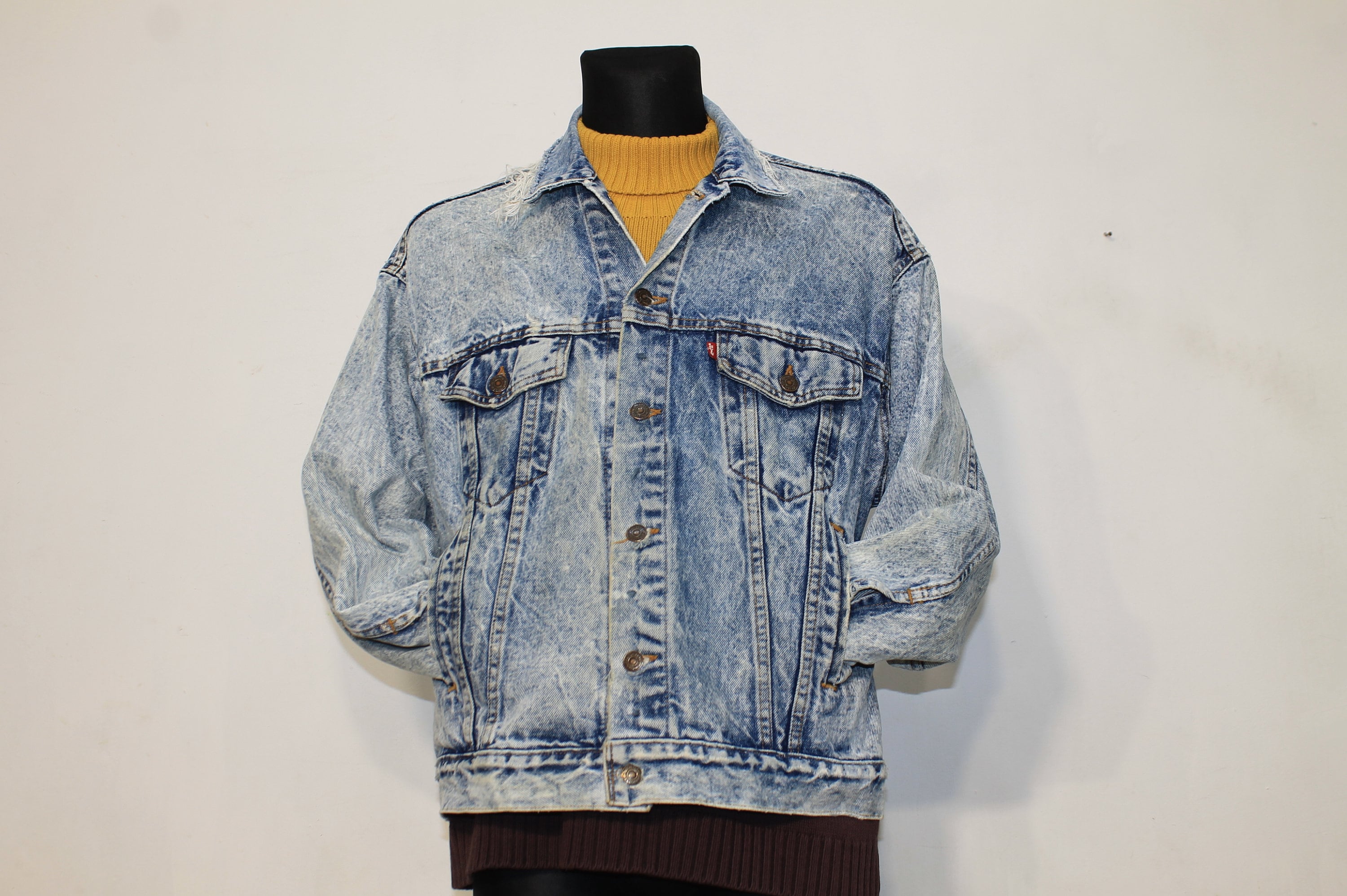 Levi's 70507 Distressed Denim Jacket: Vintage 80s Blue Trucker