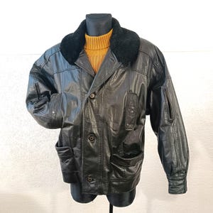 Black Leather Jacket with Faux Fur Collar: Vintage Motorcycle Bomber M/L