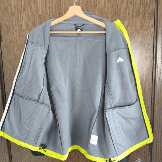 Lightweight Swedish Softshell Windbreaker: Black … - image 3