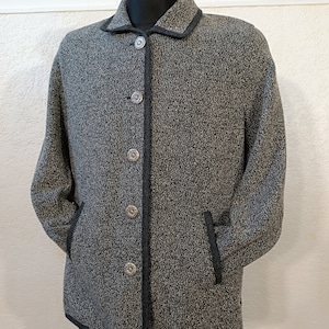 Vintage Bavarian Trachten Wool Cardigan - Gray Tweed Tyroler Jacket for Women (Medium)