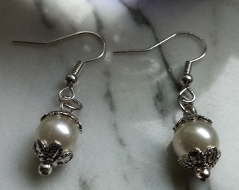Freshwater pearl earrings silver plated