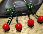 Earrings in glass beads cherry silver-plated pendant