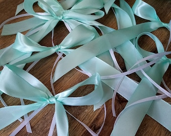 Set of 10 silk ribbon antenna loops in great pastel green about 10 x 15 cm