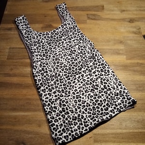 Tolles Jersey Mädchen Wendekleid ca 9/11Jahre leopard und grau 128/140 Gesamtlänge 65cm tolles weiches öko tex jersey Unikat Bild 1