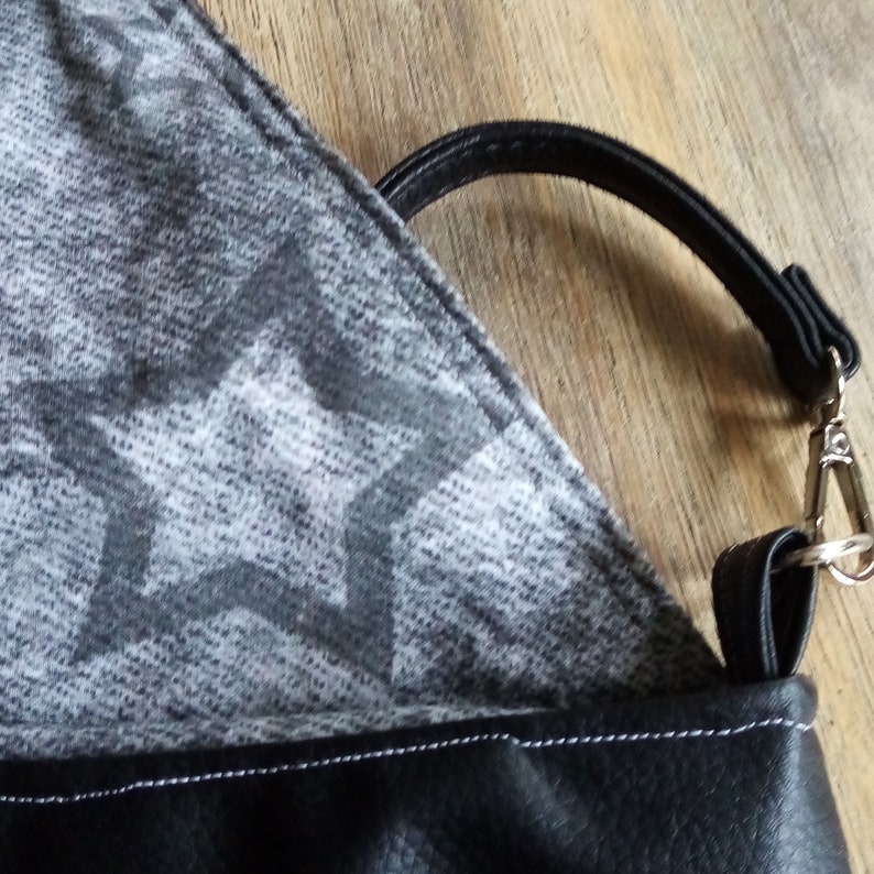 Drachentasche aus Kunstleder mit Baumwoll Innen Tasche 27x28cm mit verstellbarem Echtleder Gurt Umhängetasche Handmade Bild 5