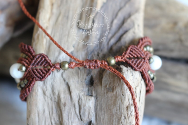 Micro Macrame bracelet with Lapis Lazuli