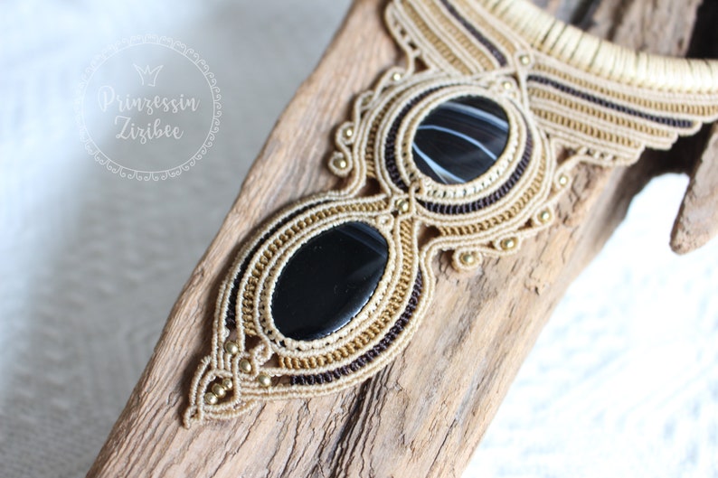 Micro Macrame Statement Collier with banded Agate