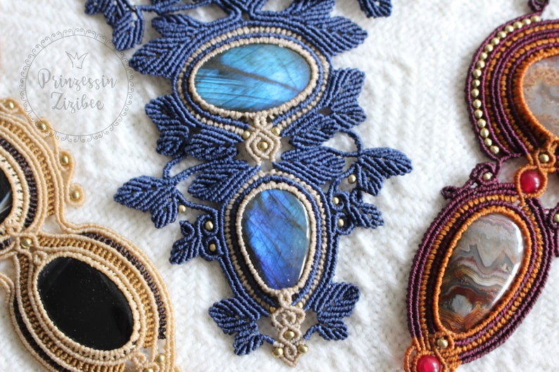 Micro Macrame Statement Collier with banded Agate