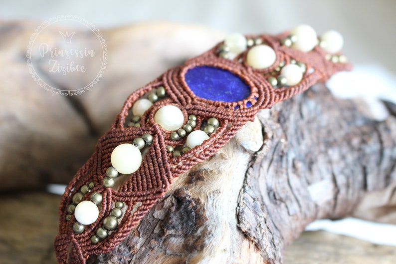 Micro Macrame bracelet with Lapis Lazuli
