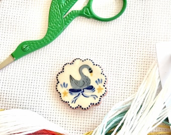 Swan Needleminder