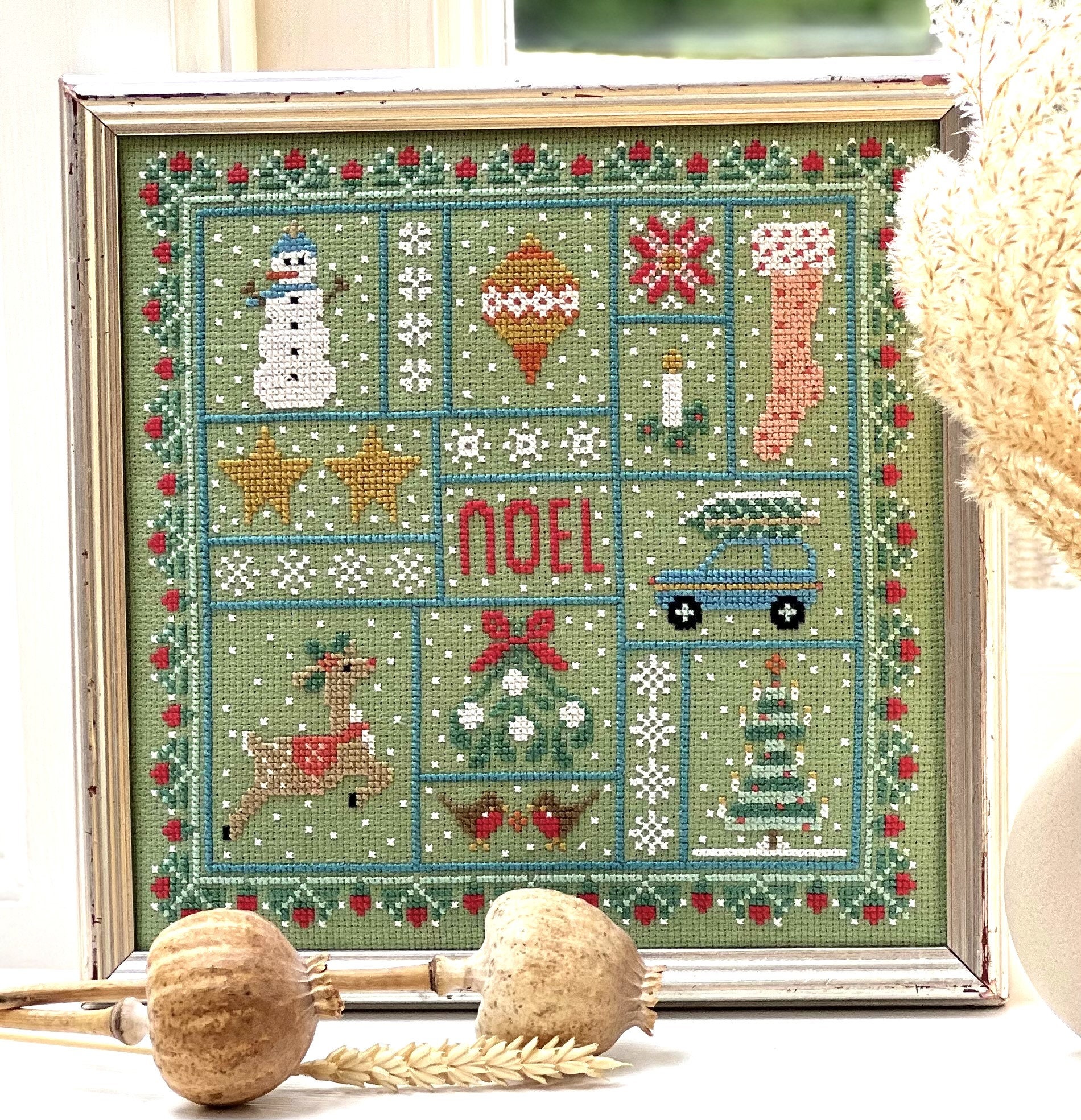Holly Christmas Patchwork Cross Stitch - Etsy