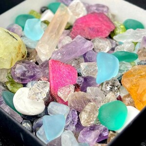Raw Crystal Confetti Box: Rough Chakra Gemstone Mixed Scoop