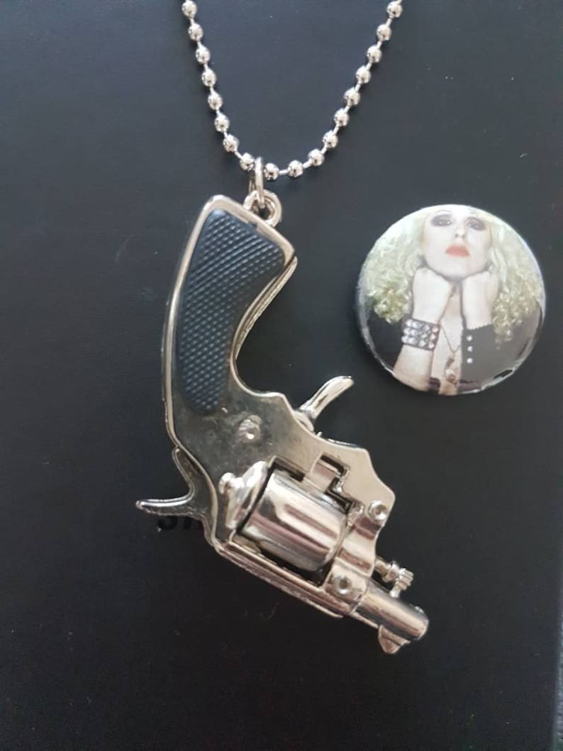 Sex pistols Sid Vicious 'R' padlock & chain, plus Nancy Spungen Pistol neckchain combination image 2