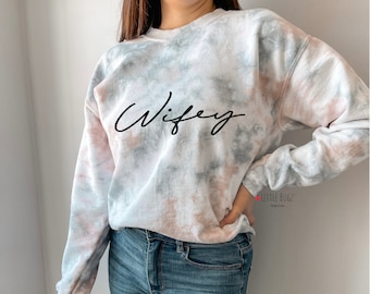 WIFEY tie dye sweatshirt, wifey hubby tie dye sweatshirt, bride to be tie dye, tie dye bridal shower gift