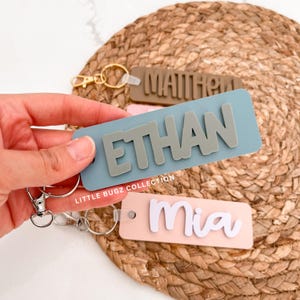 Personalized Acrylic Name Keychain, Backpack keychain, Diaper Bag keychain, Kids Bag Tag, Gift for Kids