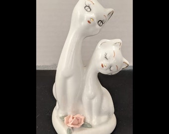Lovely Pair of White Ceramic Cats with a Rose, Heart Shaped Base