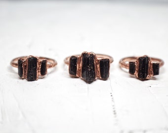 Black Tourmaline Copper Ring / Raw Black Stone Ring / Healing Ring / Electroformed Jewelry