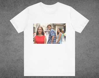 Jongen kijkt naar meme-T-shirt voor meisje Grappig afleidend grafische T-shirt vriendje Internet