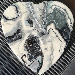 Resin Geode Art Schwarz-Weiß HERZ Epoxidharz Interieur Luxus Stil Wohndeko Accessoires