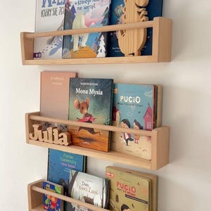 Montessori Kids Bookshelf TIRIL | Solid Alder Wood Kids Wall Shelf | Front Facing Nursery Book Ledge