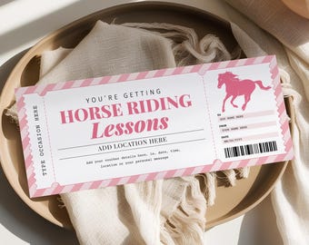Peut inclure: Un bon de réduction rose et blanc à rayures avec le texte "You're getting horse riding lessons" et une silhouette rose d'un cheval. Le bon a de l'espace pour ajouter l'occasion, le lieu, la date et le nom du destinataire.