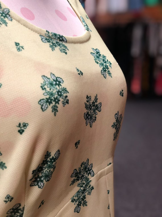1960s Homemade Green Floral Dress - image 5