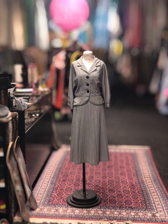 50s 2pc houndstooth suit with top and skirt