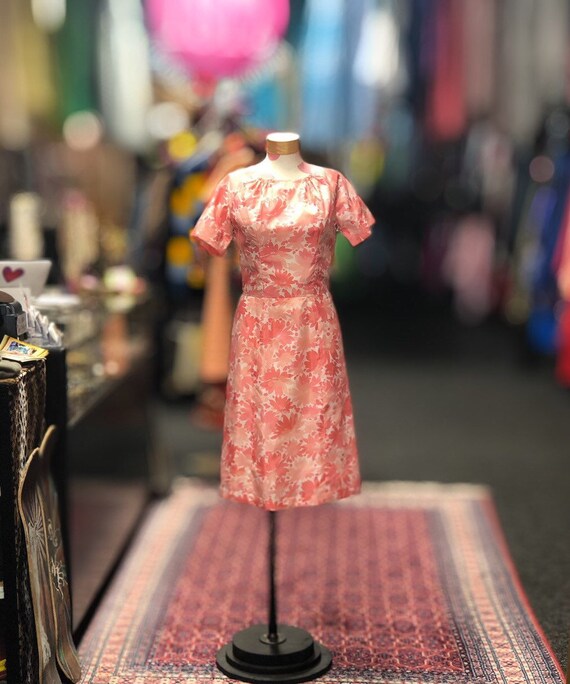 60s Silk day dress pink with a floral pattern