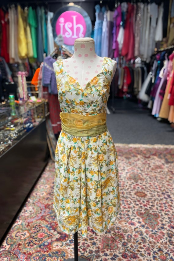 50s beautiful floral dress with chiffon around th… - image 2