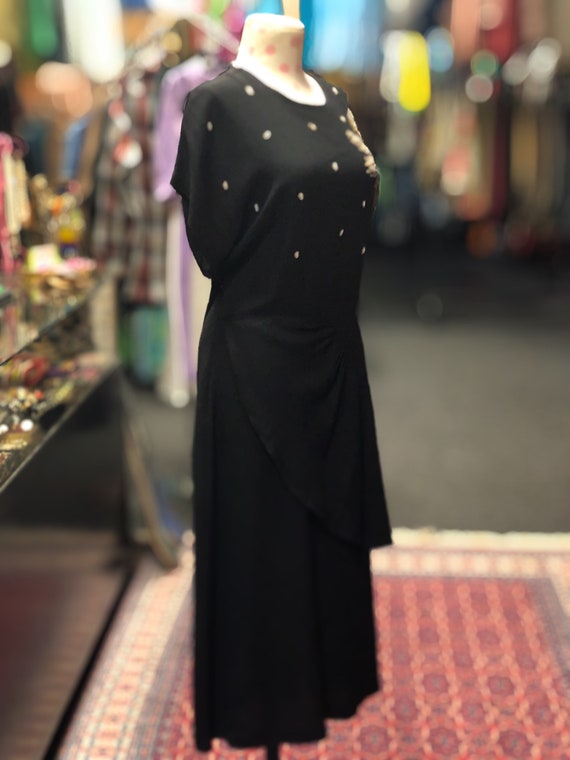 40s Black peplum dress with beaded flowers - image 3